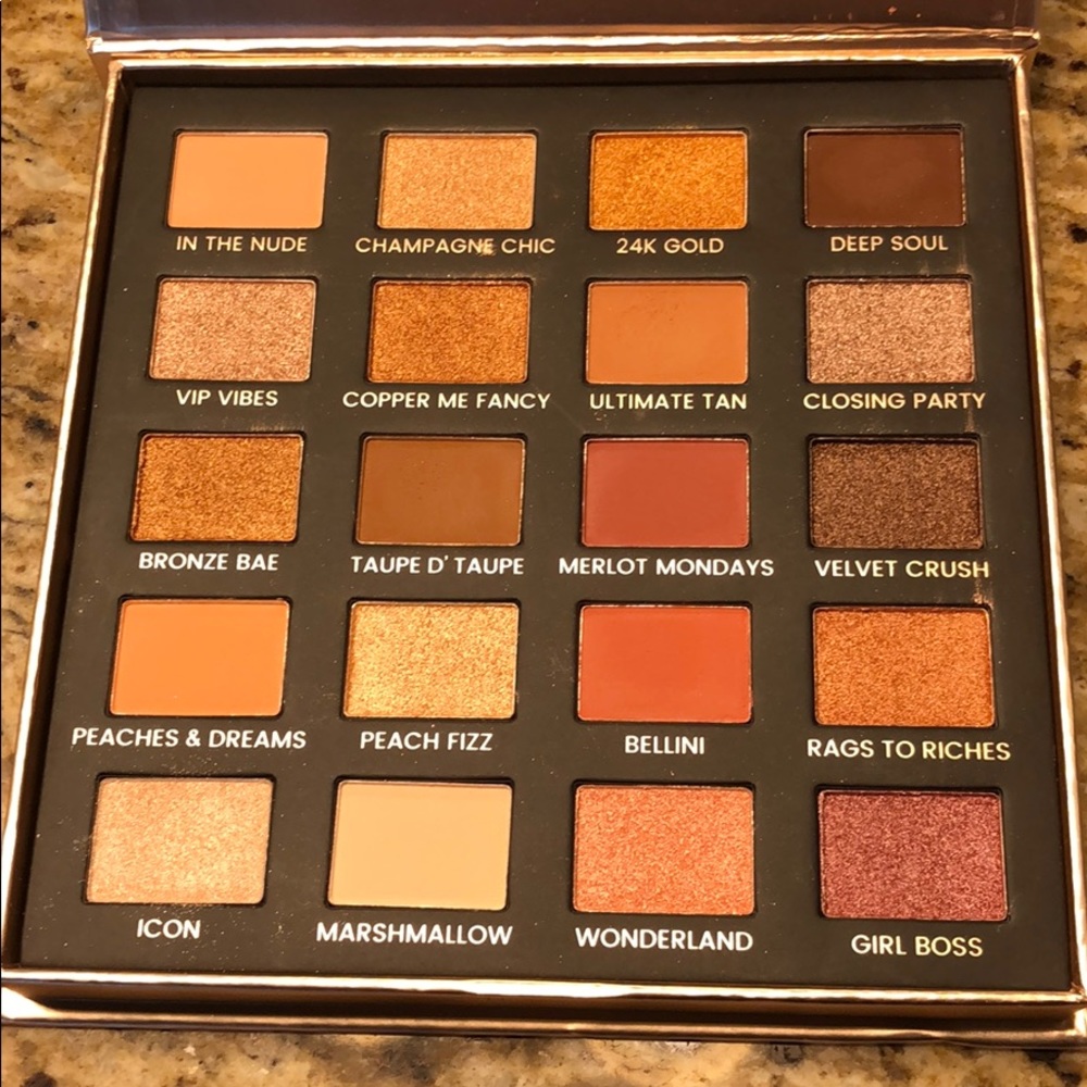 Iconic London makeup pallet